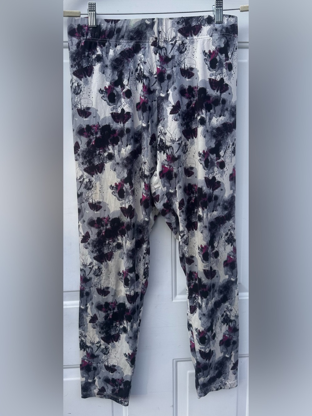 just be Gray, Pink and Purple Floral Abstract Women’s Leggings